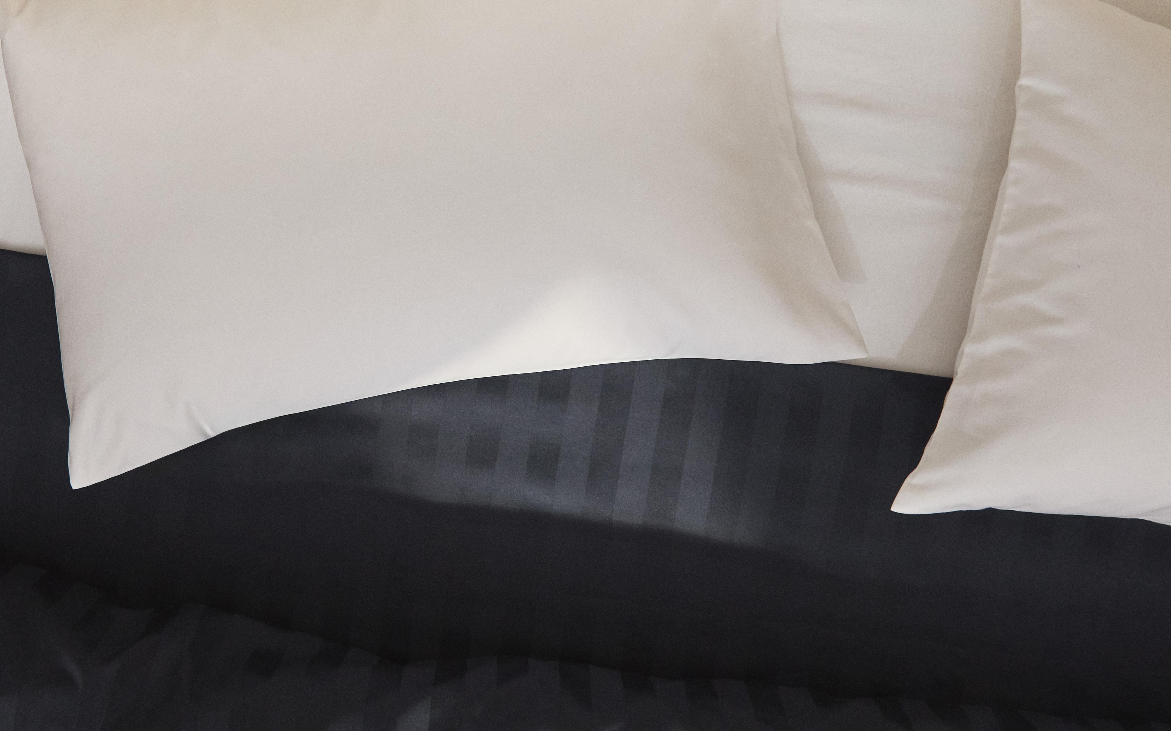 STRIPED SATEEN FLAT SHEET (500 THREAD COUNT) product thumbnail 6