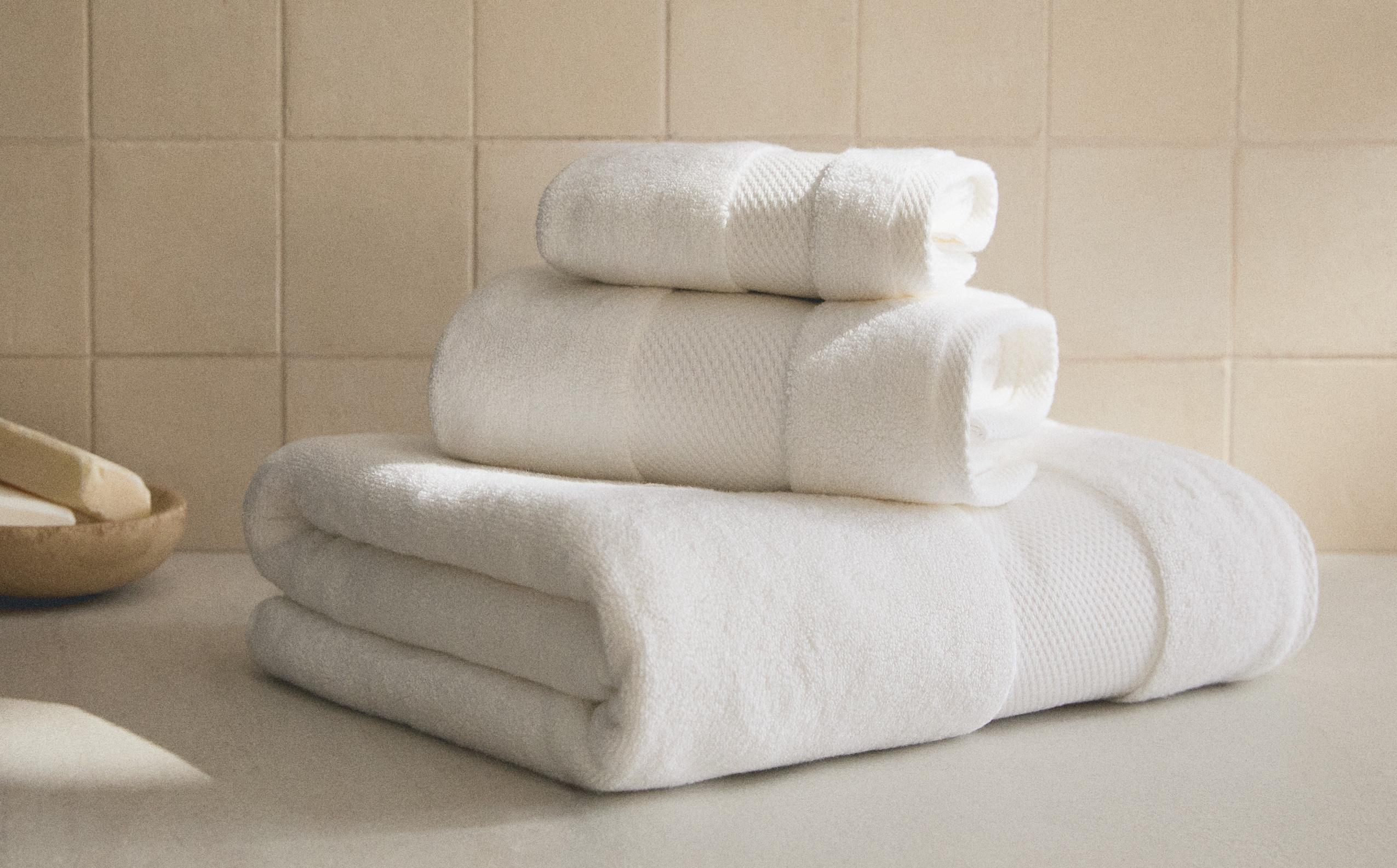 EXTRA SOFT BATH TOWEL (800 GXM²) | Zara Home United States