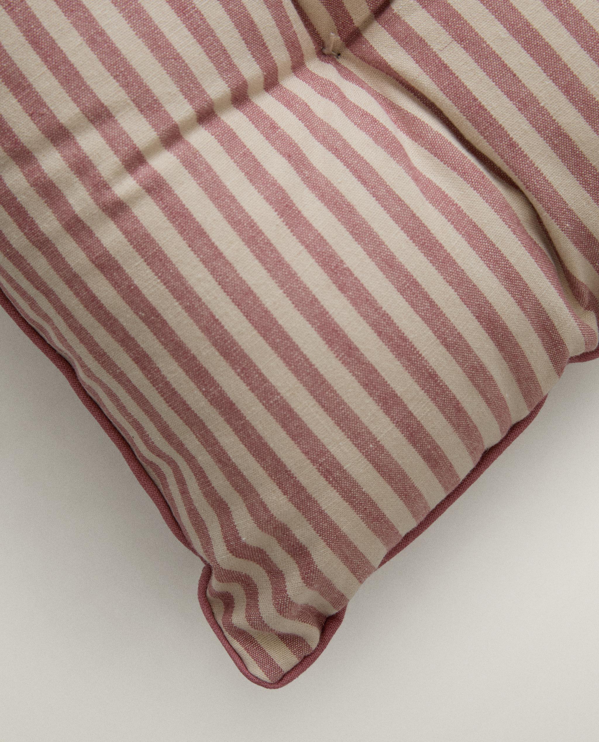 STRIPED SEAT CUSHION product thumbnail 3