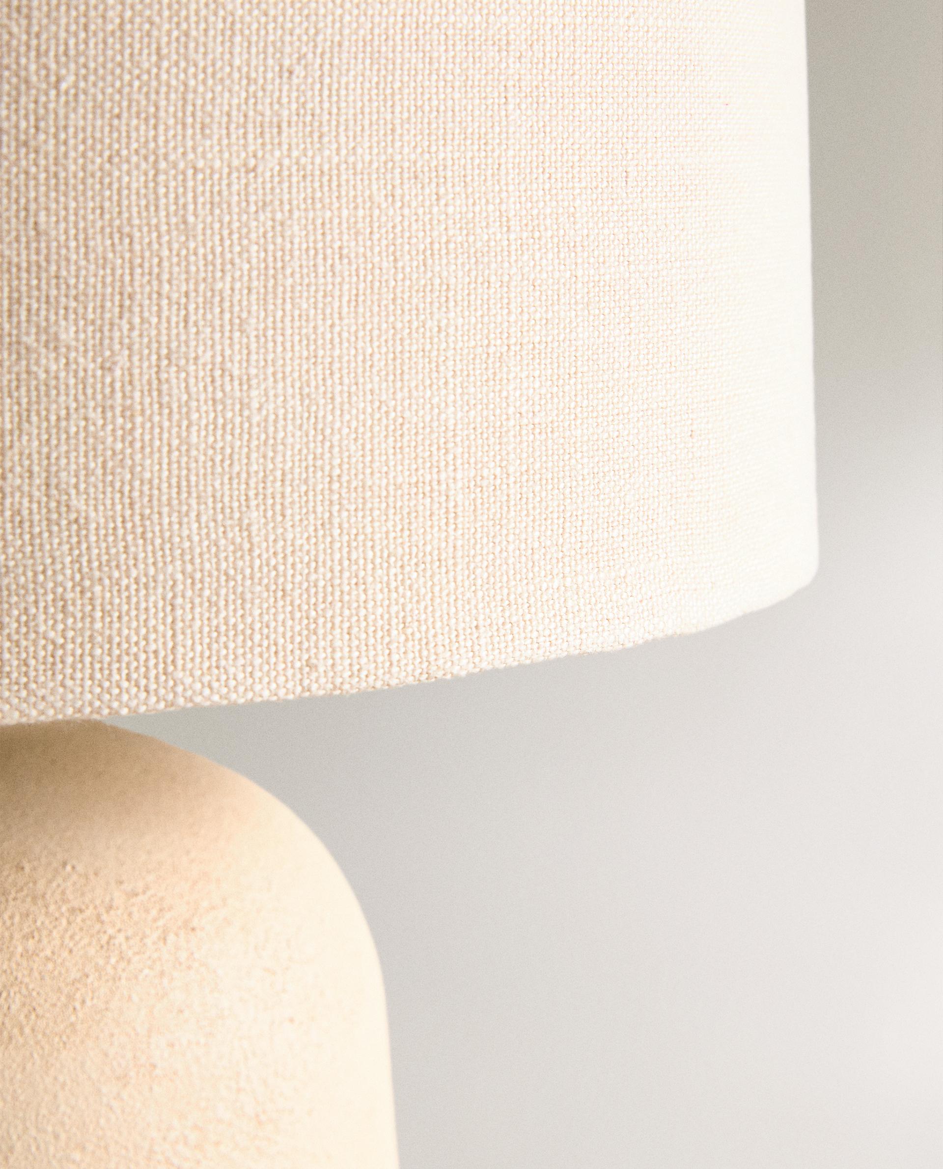 TABLE LAMP WITH CERAMIC BASE