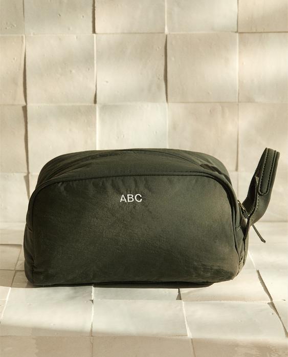 TECHNICAL FABRIC TOILETRY BAG WITH HANDLE