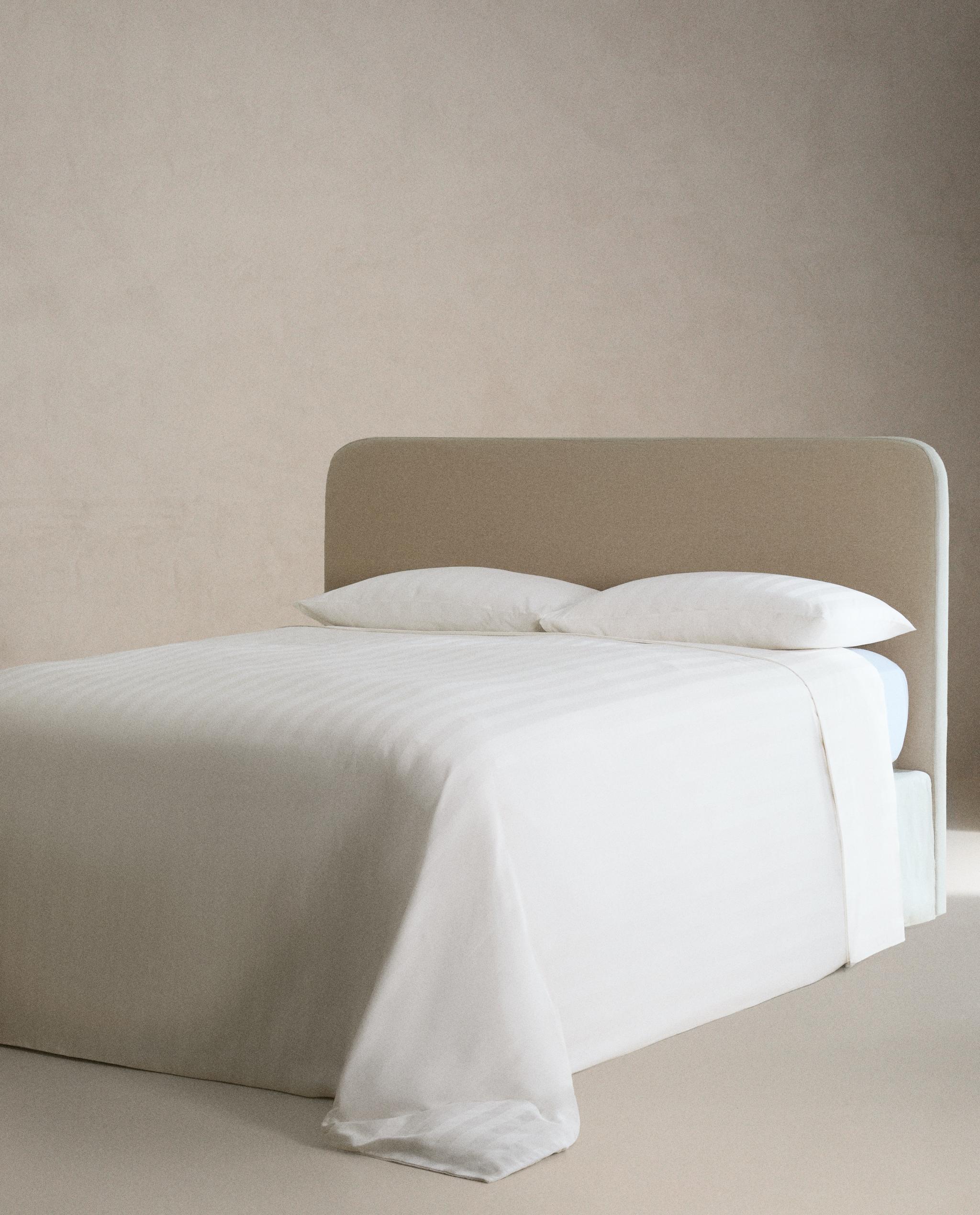 STRIPED SATEEN DUVET COVER (500 THREAD COUNT) product thumbnail 12