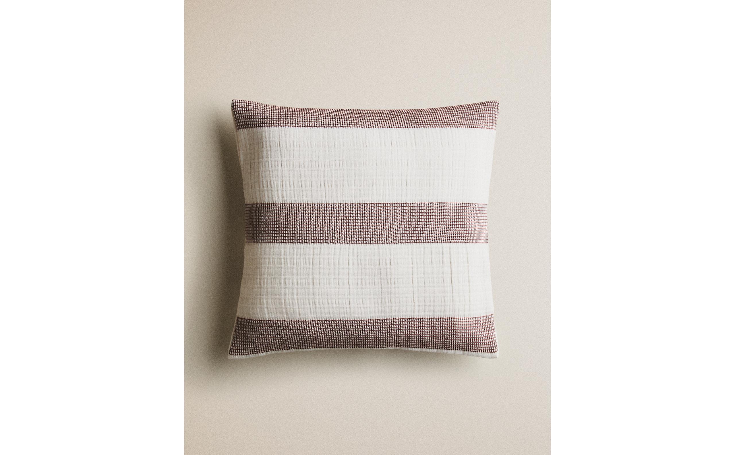 KIDS' PEG, QUILTED BEDSPREAD AND DOG CUSHION product thumbnail 19
