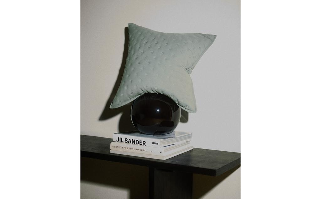 QUILTED CUSHION COVER WITH DOTS QUILTED CUSHION COVER WITH DOTS