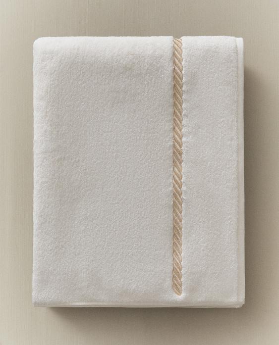 SERVIETTE DE BAIN BRODERIE CORDON