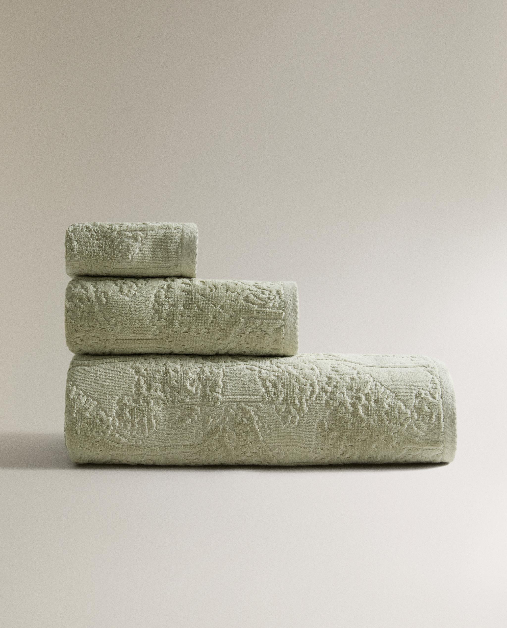 FLORAL JACQUARD BATH TOWEL product thumbnail 15