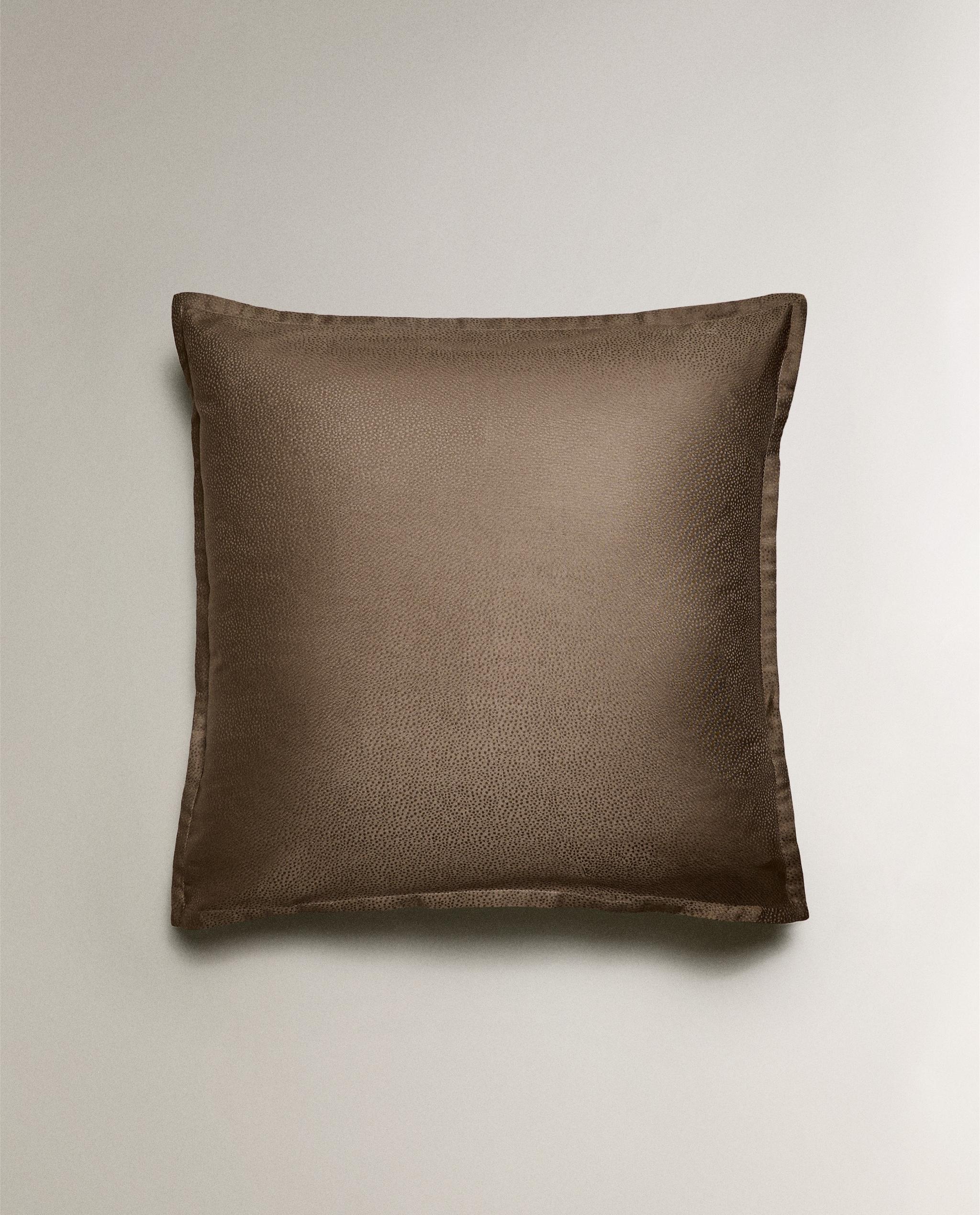 SATEEN JACQUARD PILLOWCASE (300 THREAD COUNT) product thumbnail 4