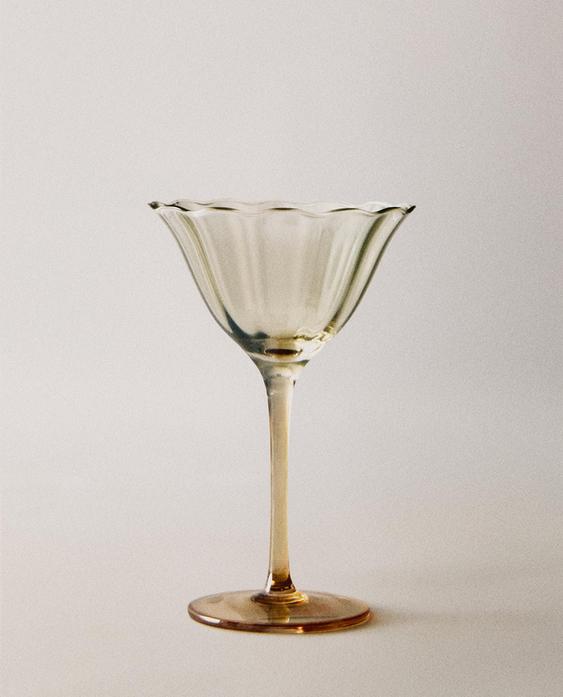 TAÇA DE COCKTAIL EM VIDRO COM BOCA DE SINO