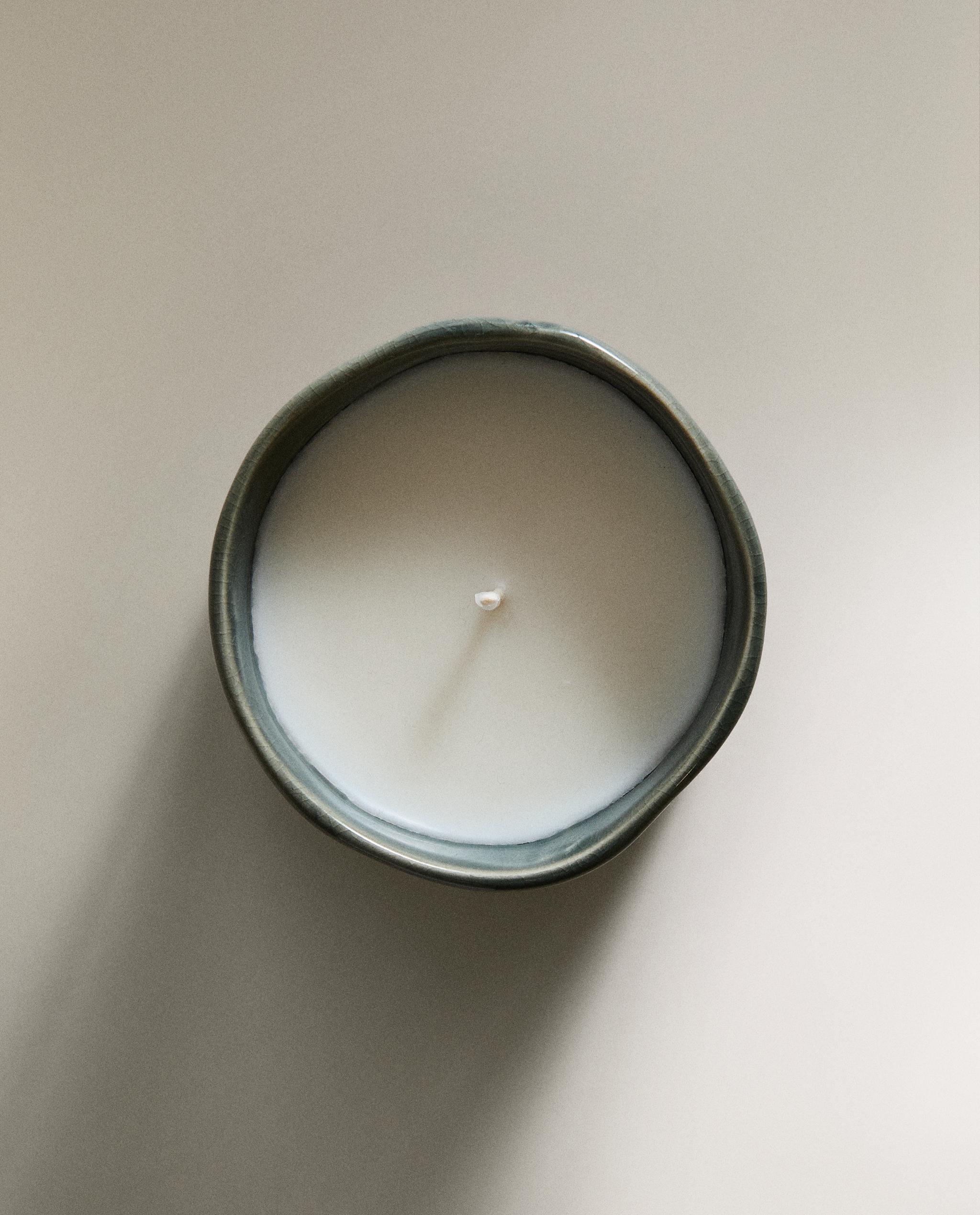 (150 G) VIBRANT ROSE SCENTED CANDLE product thumbnail 5