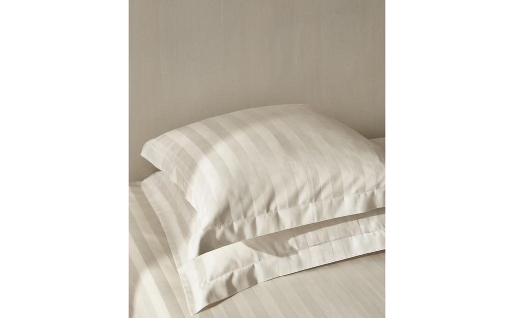 STRIPED SATEEN PILLOWCASE (500 THREAD COUNT) STRIPED SATEEN PILLOWCASE (500 THREAD COUNT)