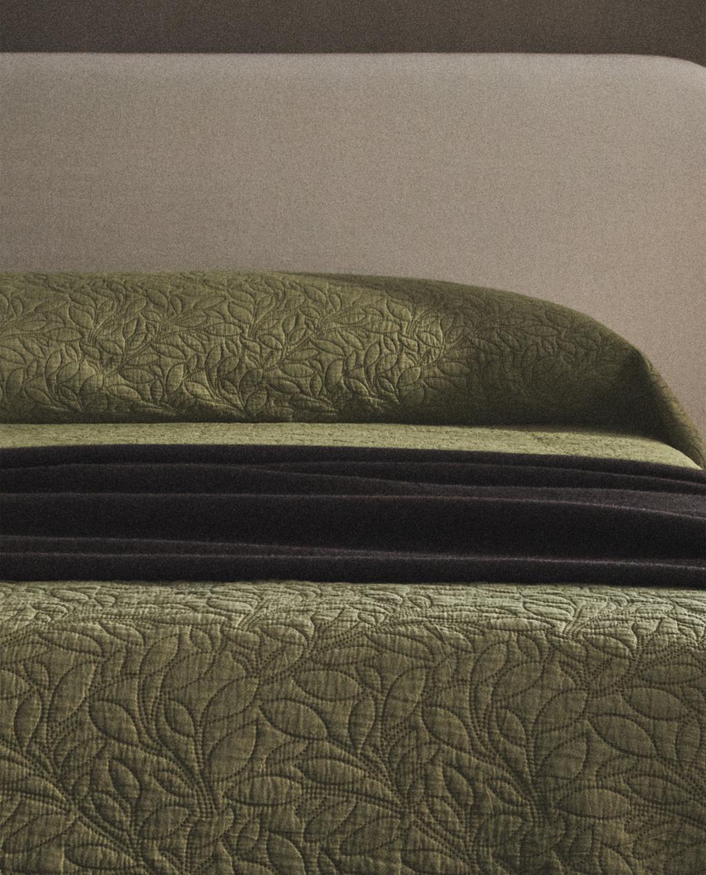 MICROFIBRE QUILT WITH LEAVES MICROFIBRE QUILT WITH LEAVES