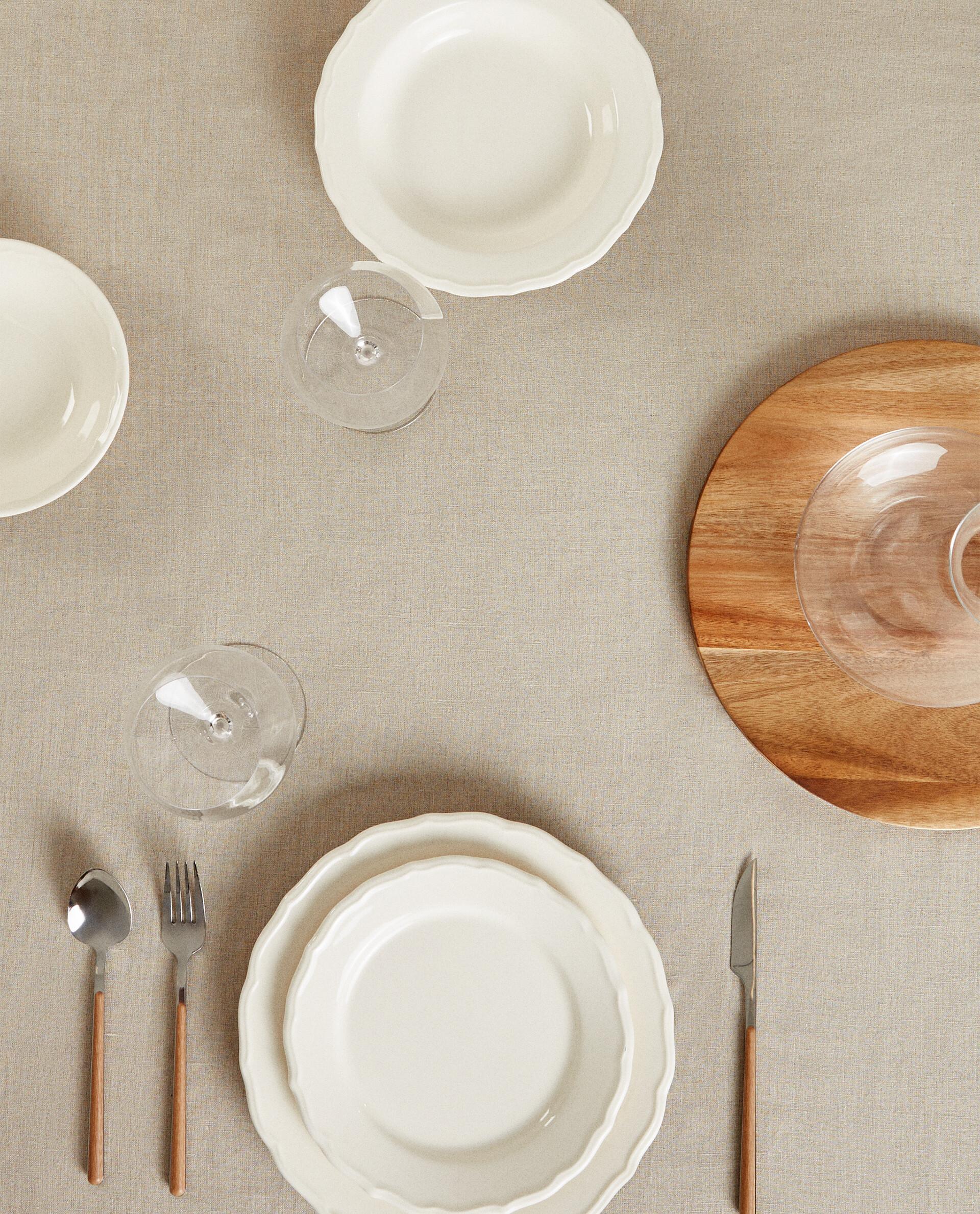 PLAIN-COLOURED LINEN TABLECLOTH product thumbnail 2