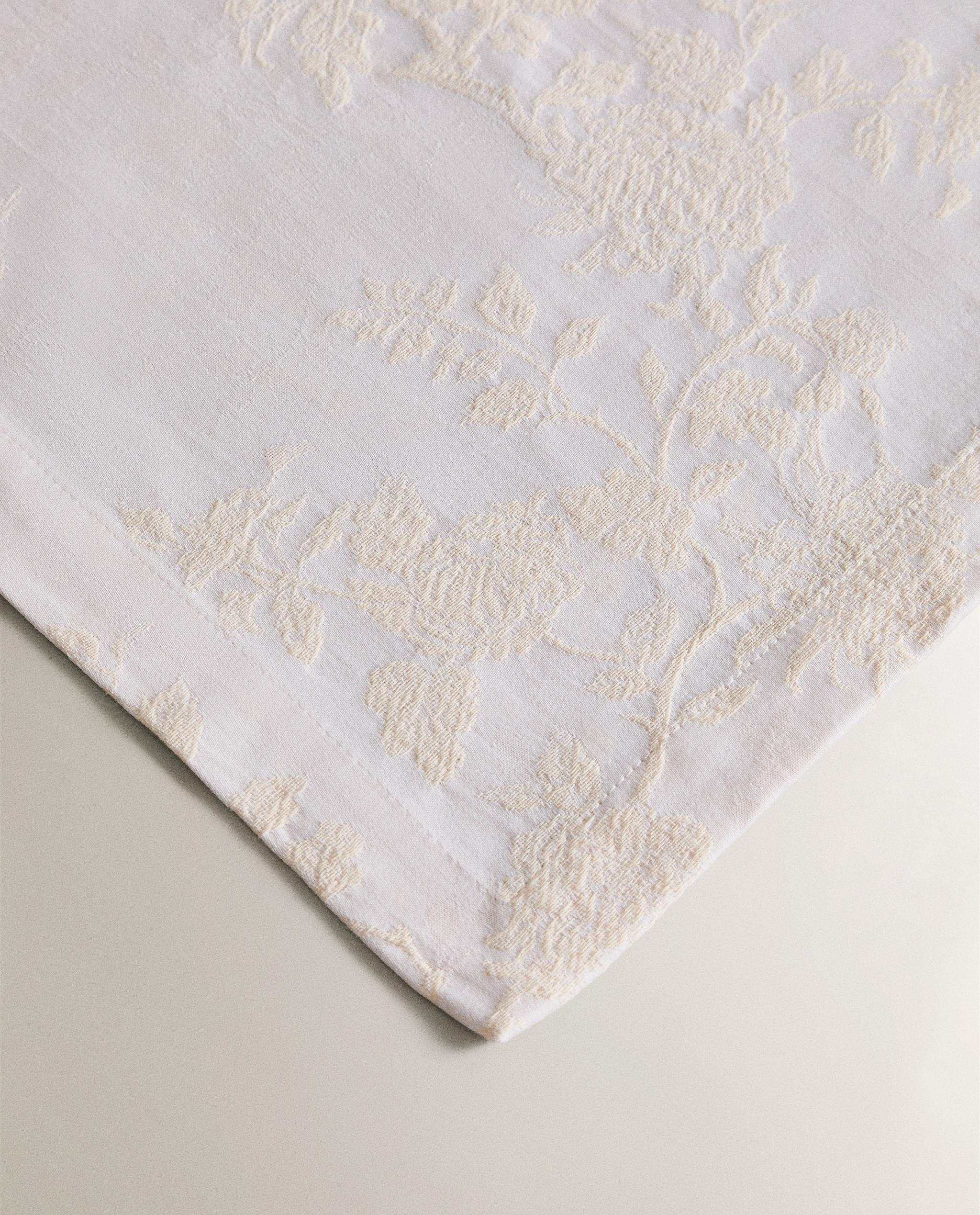 PACK OF COTTON JACQUARD NAPKINS (PACK OF 2) product thumbnail 6