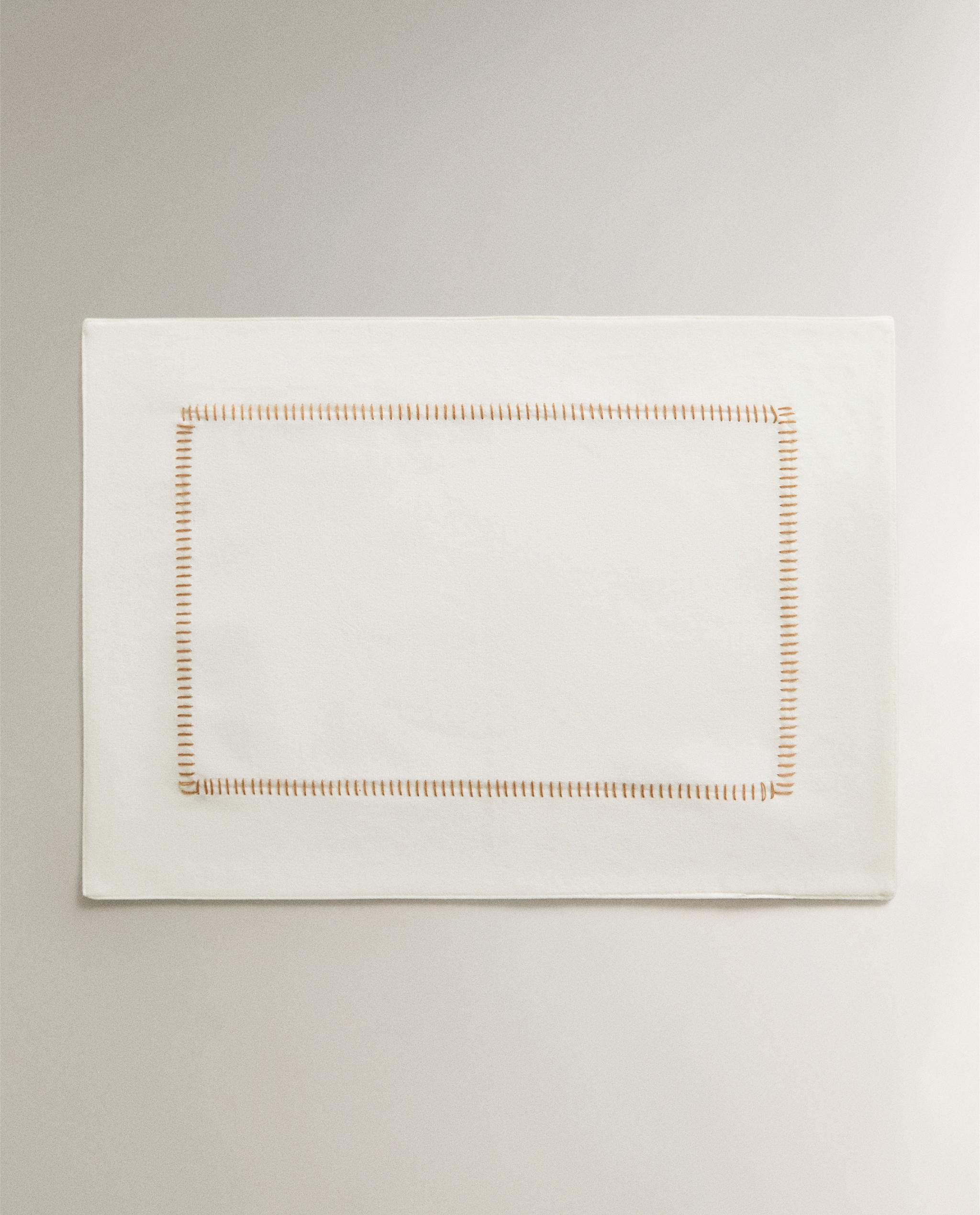 PLACEMAT WITH CONTRAST TOPSTITCHING product thumbnail 5