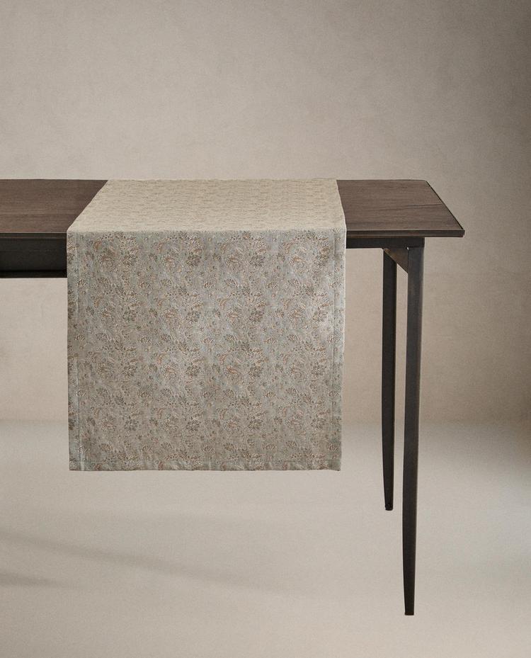 CAMINO DE MESA JACQUARD FLOR