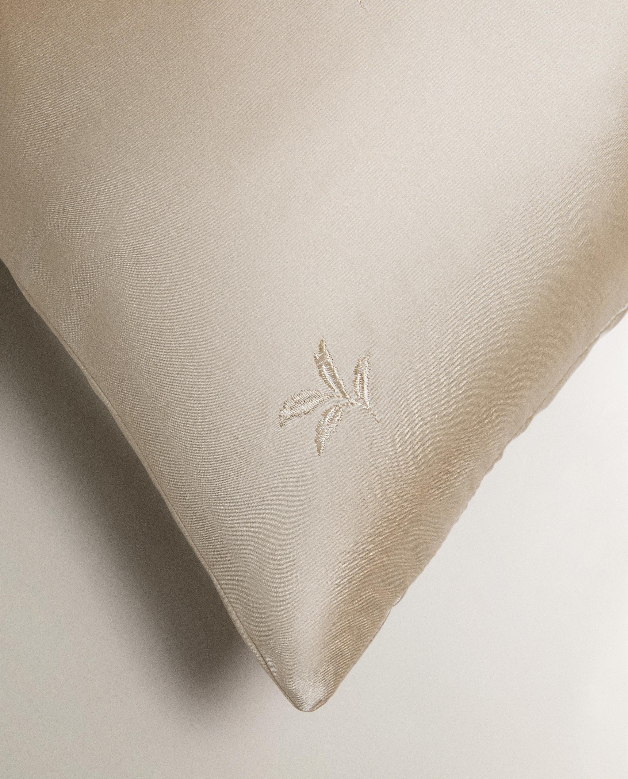 LEAF PRINT SATEEN CUSHION COVER product thumbnail 5