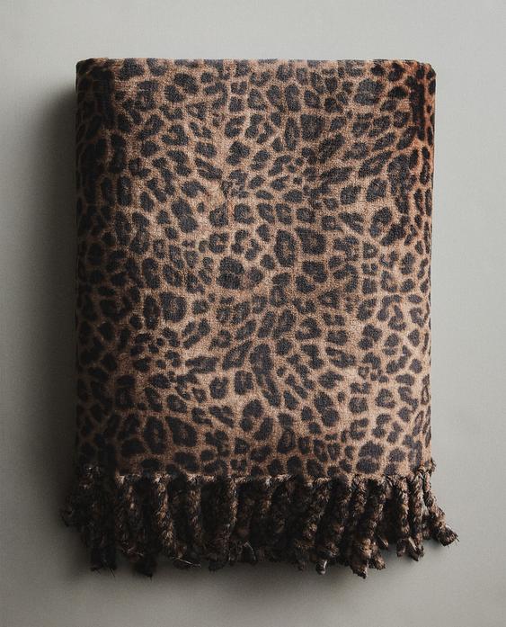 LEOPARD PRINT FLEECE THROW