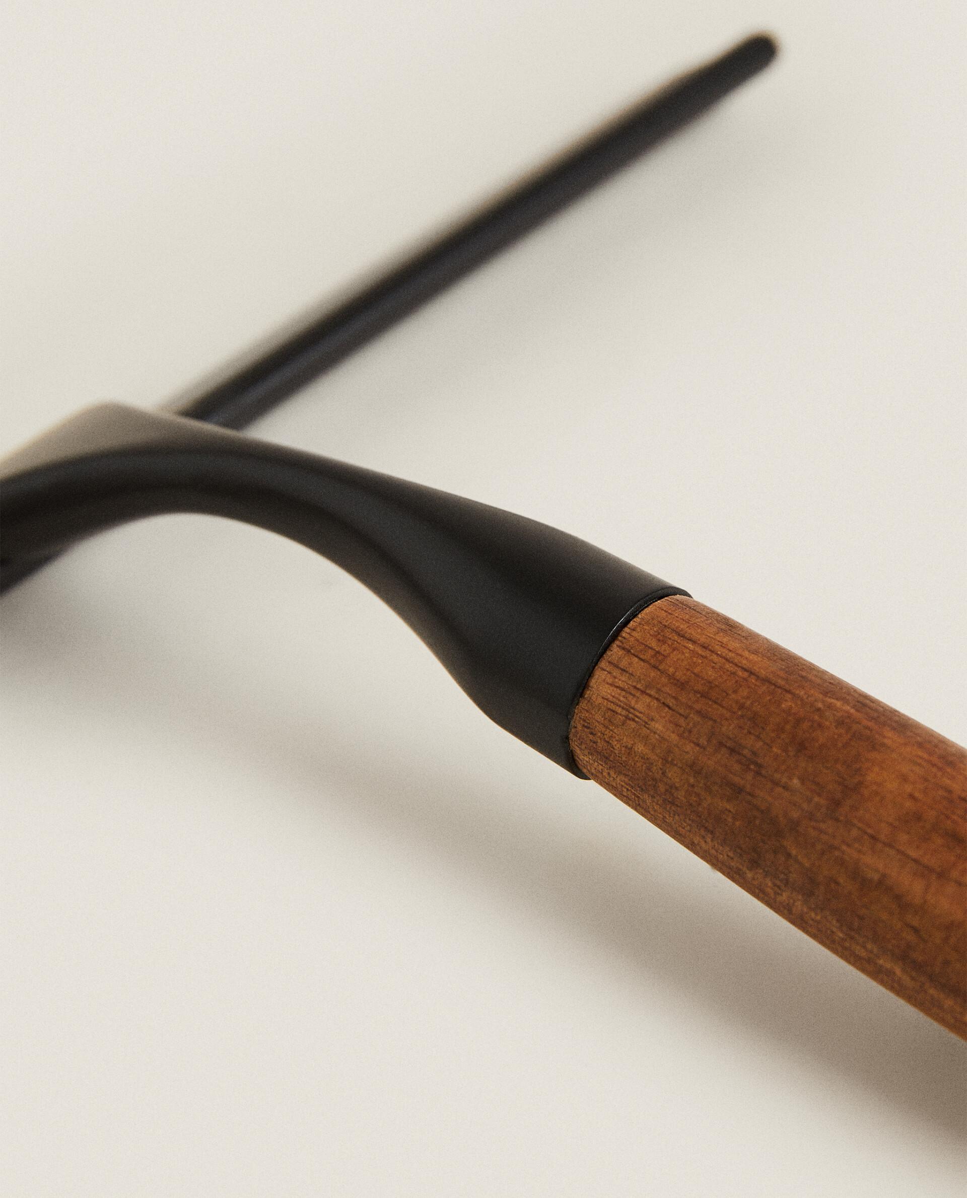 WOODEN GLASS CLEANER product thumbnail 4
