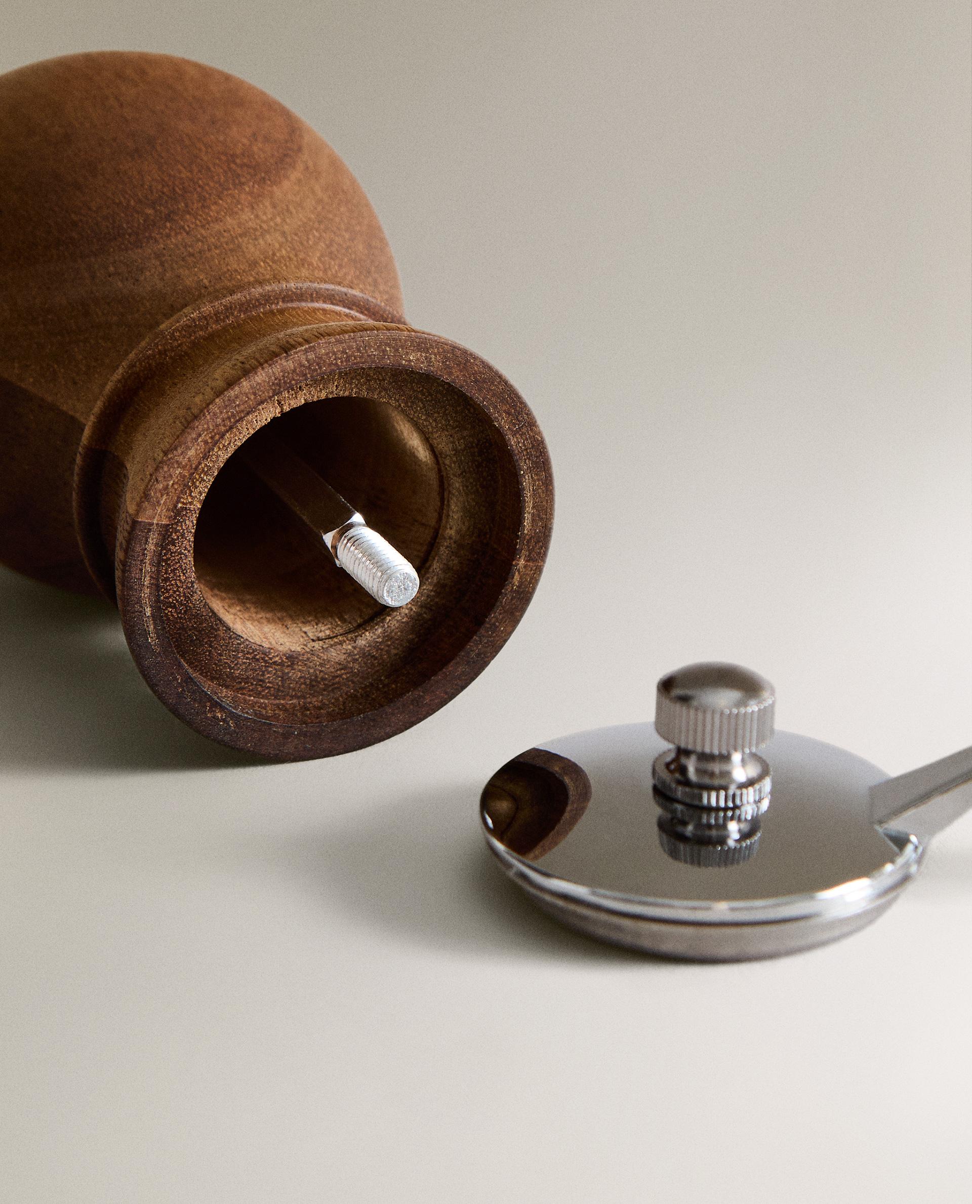WOODEN PEPPER MILL WITH STEEL LID product thumbnail 8