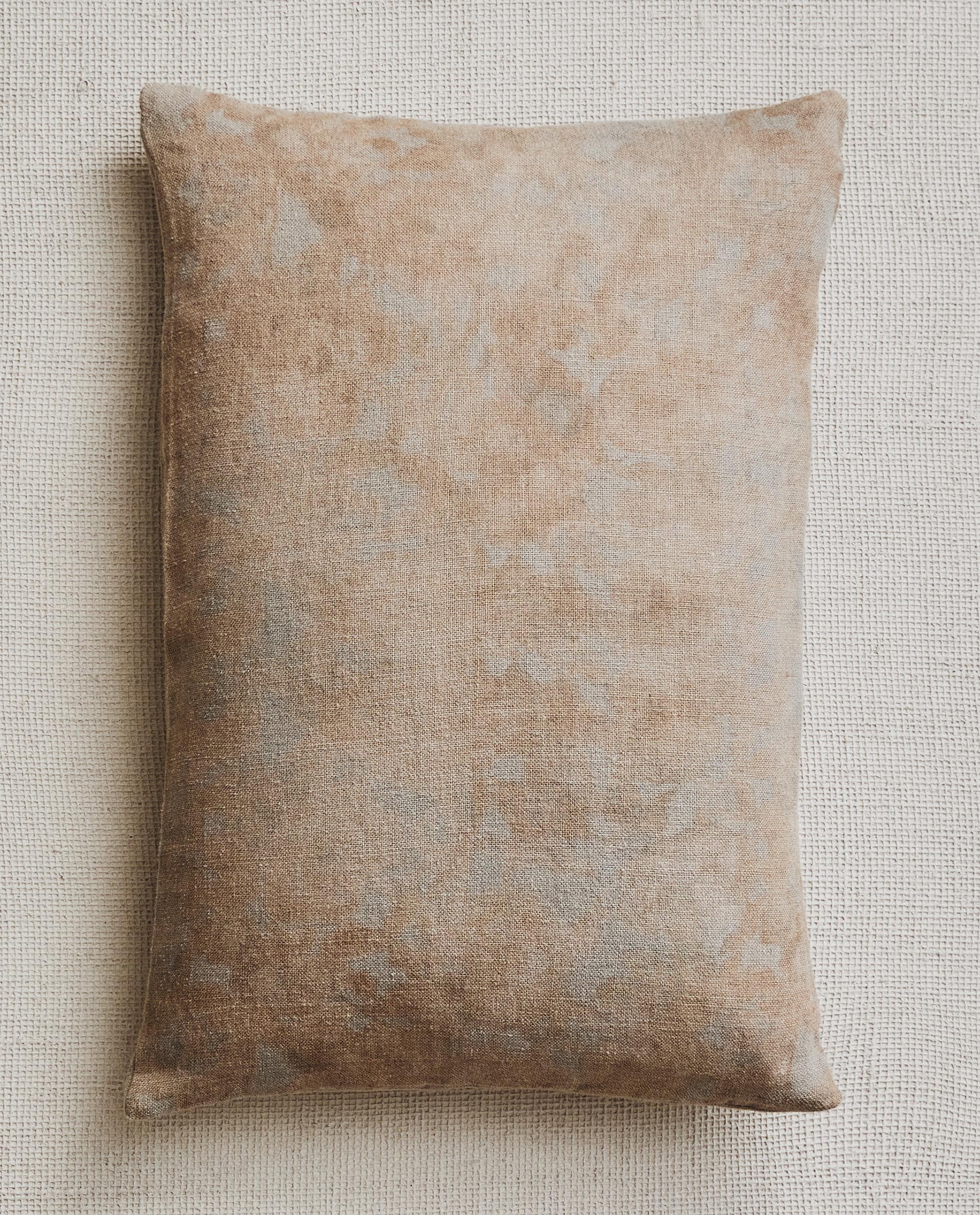 新品 フェザー100% カバー付き クッション 2個セット フェザーダウンクッションフィラー XXLサイズ | Zara Home 日本