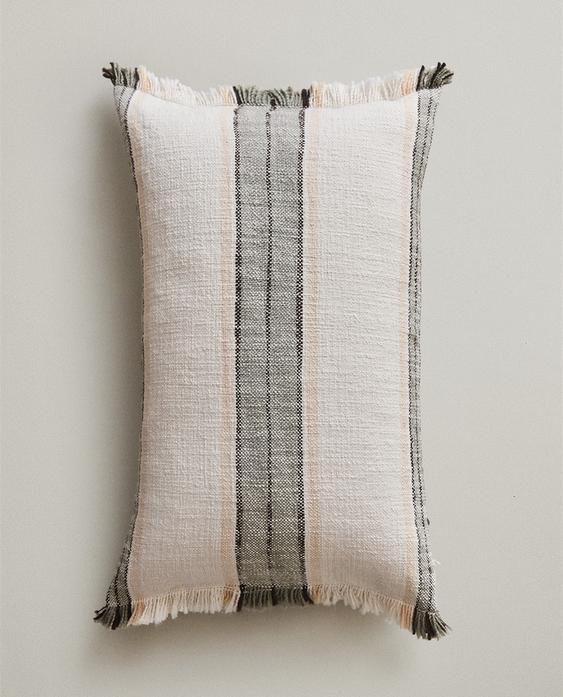 FRINGED CUSHION COVER FRINGED CUSHION COVER