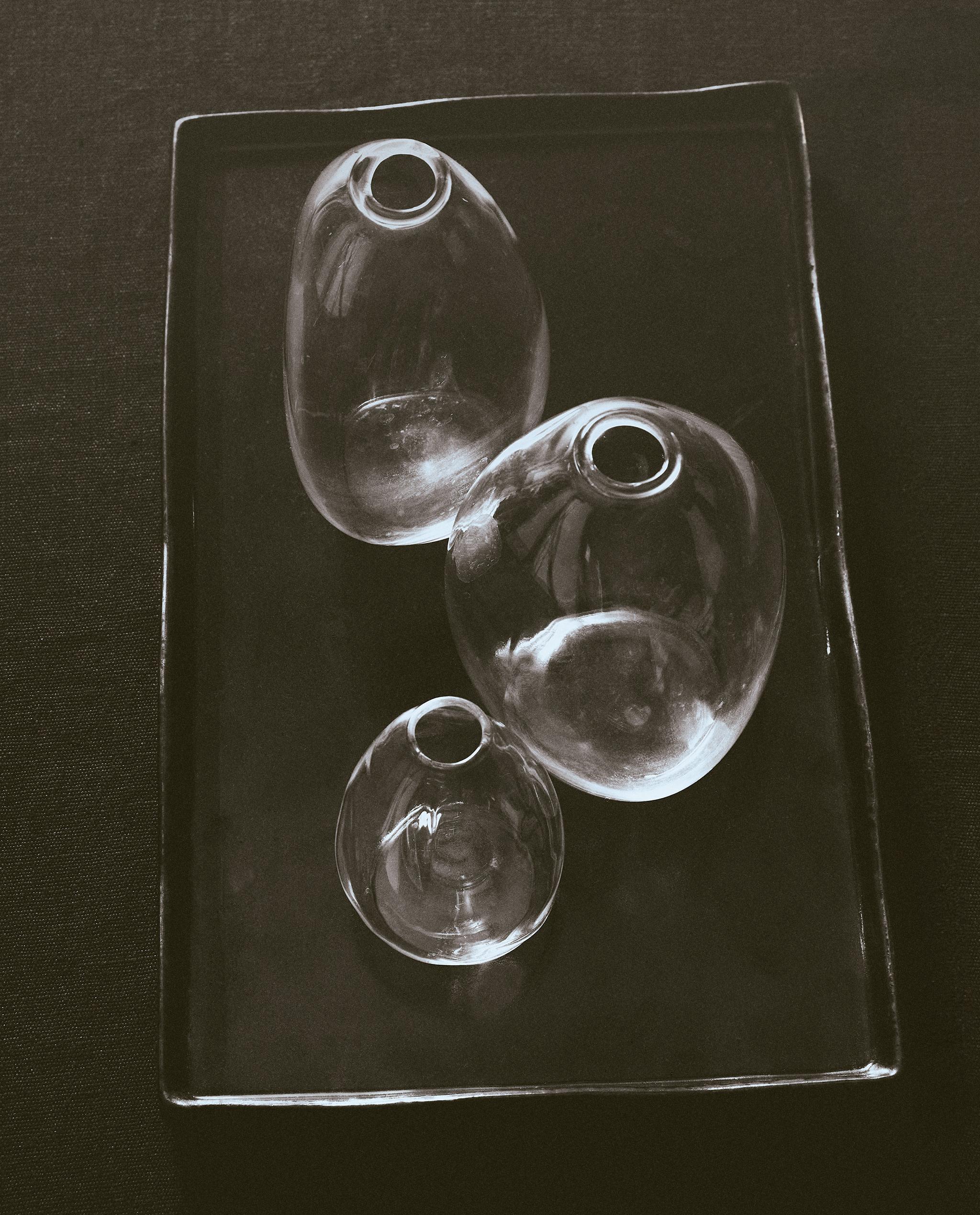 SMALL IRREGULAR GLASS VASE product thumbnail 7