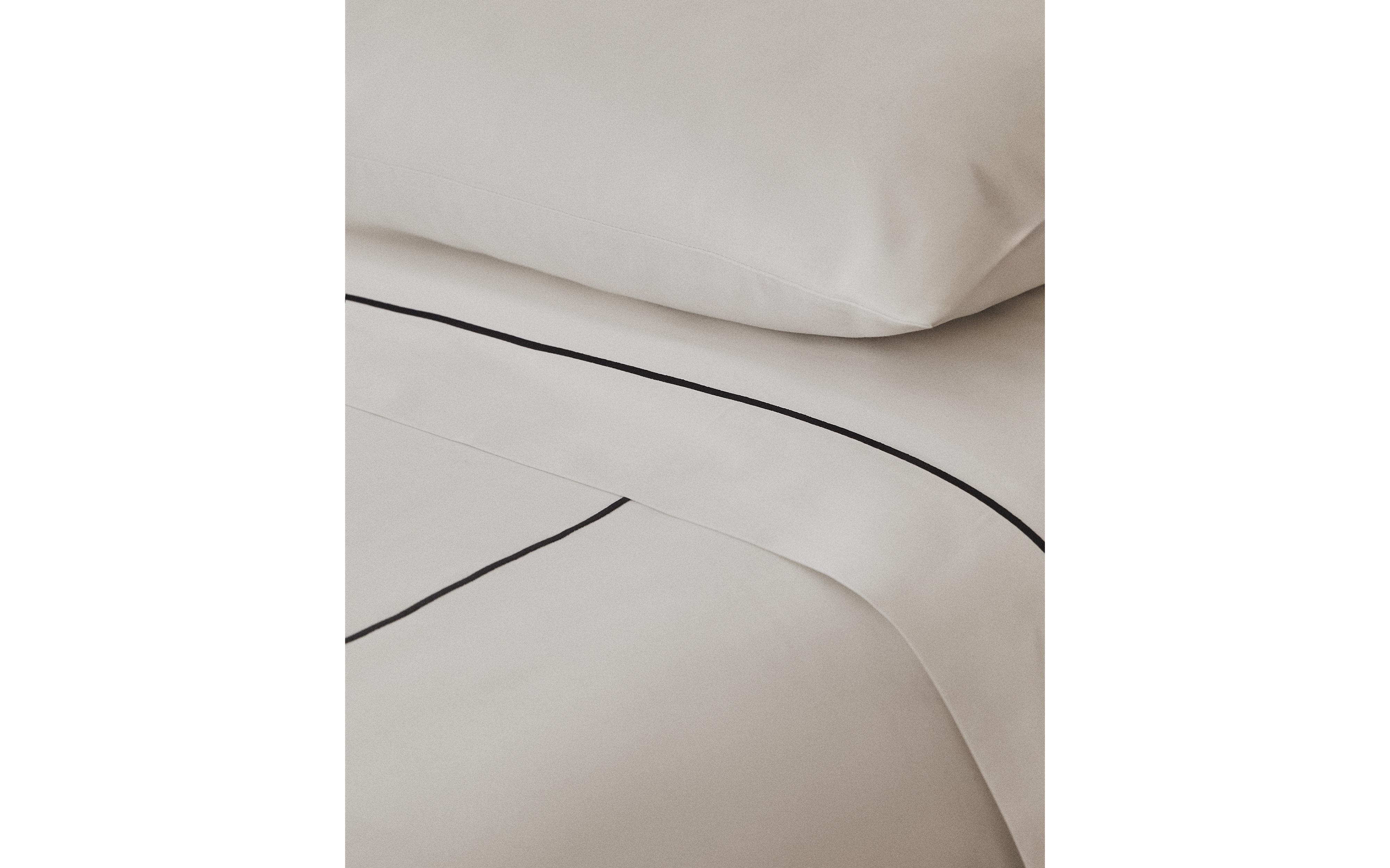 SATEEN FLAT SHEET WITH TRIM