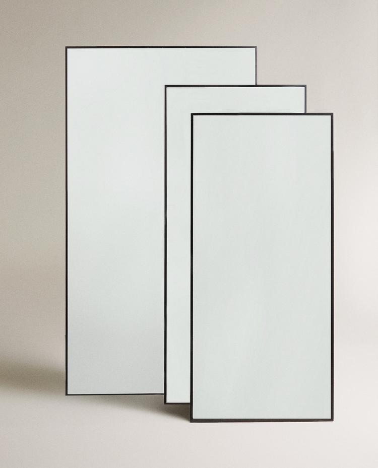 VERTICAL WALL MIRROR WITH METAL FRAME