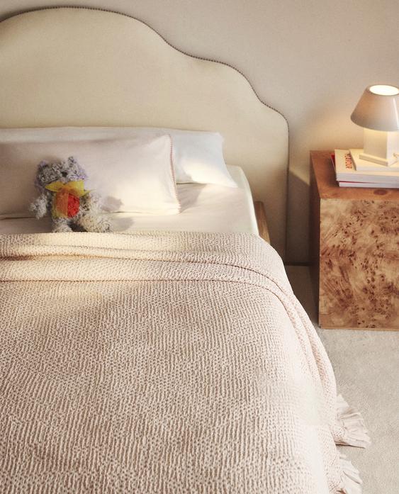 KIDS’ MINI WAFFLE TEXTURE BEDSPREAD WITH RUFFLE TRIM KIDS’ MINI WAFFLE TEXTURE BEDSPREAD WITH RUFFLE TRIM