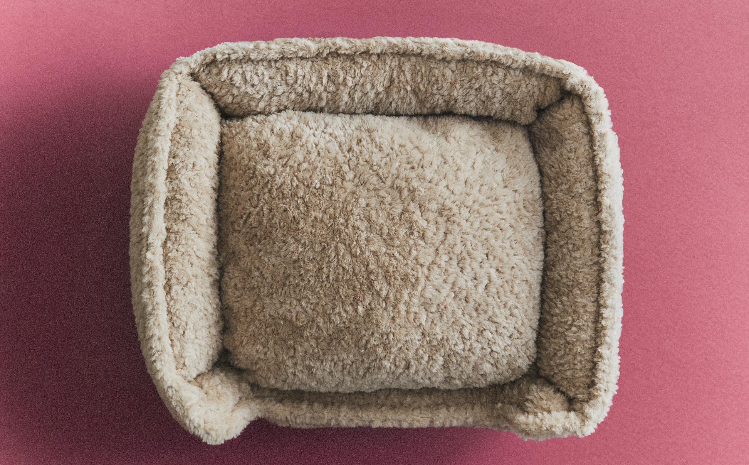 FAUX SHEARLING PET BED