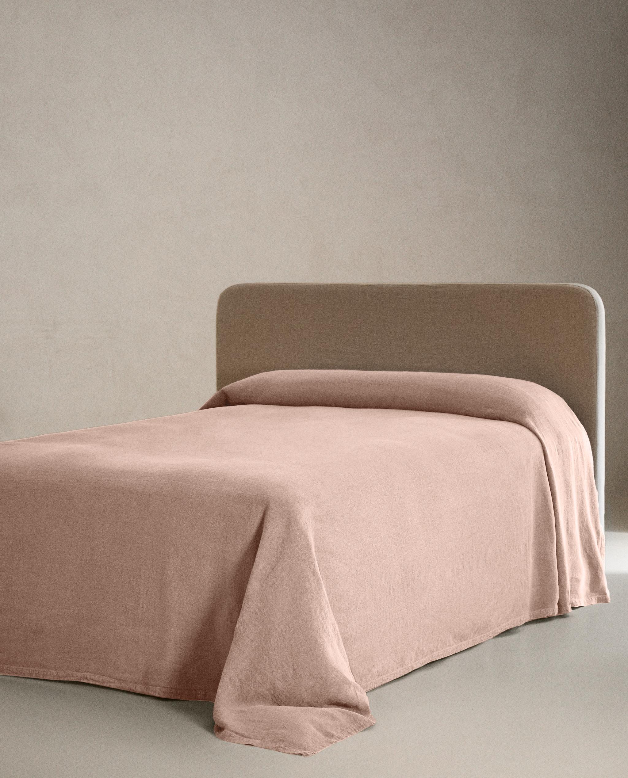 ウォッシュ加工 リネン ベッドスプレッド(400GXM²) | Zara Home