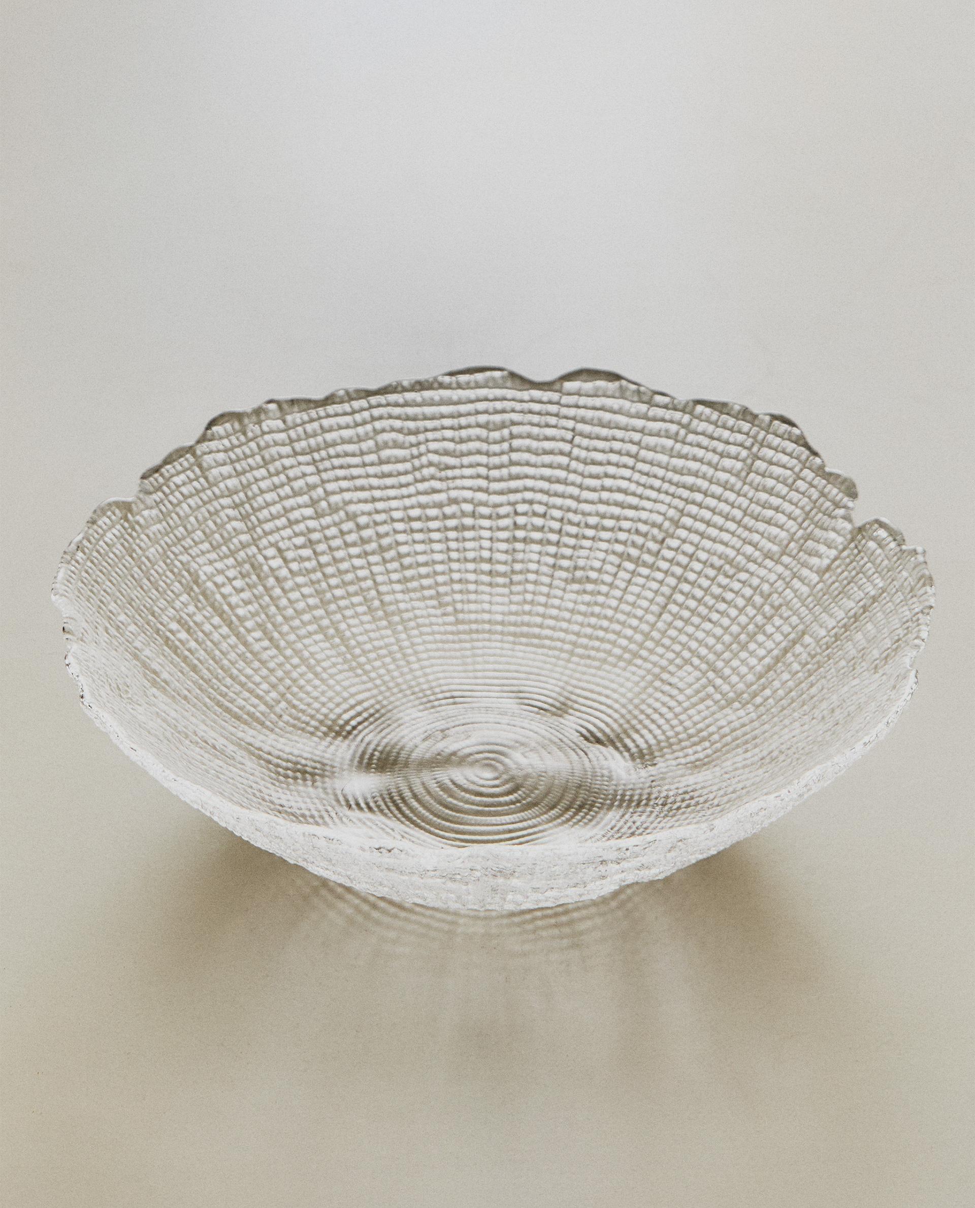 GLASS SALAD BOWL WITH RAISED DETAIL product thumbnail 8