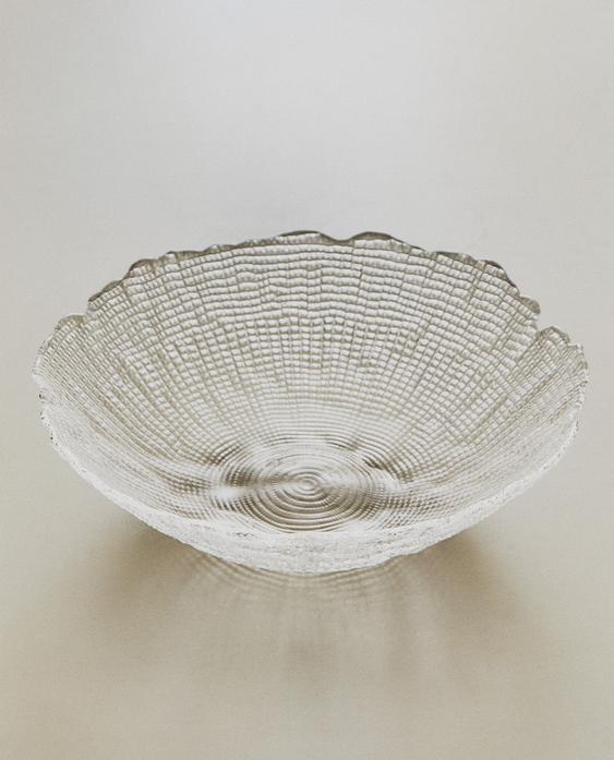 GLASS SALAD BOWL WITH RAISED DETAIL GLASS SALAD BOWL WITH RAISED DETAIL
