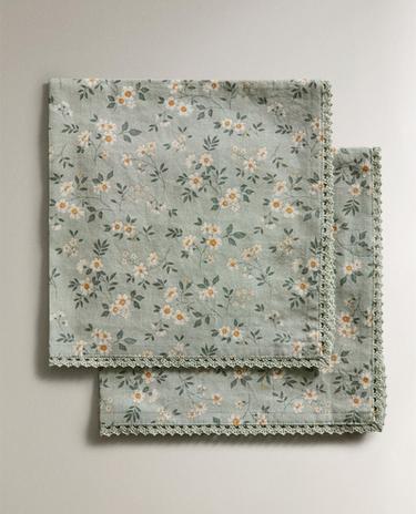 FLERPACK SERVETTER MED VILDBLOMMOR OCH UDDSPETS (2-PACK)
