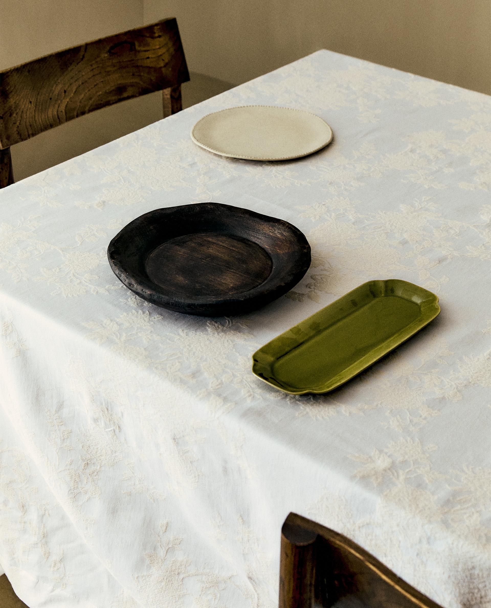 ☆新品未使用☆Zara  ザラホーム テーブルクロス、ランチョンマット ジャカードコットンテーブルクロス | Zara Home 日本/Japan