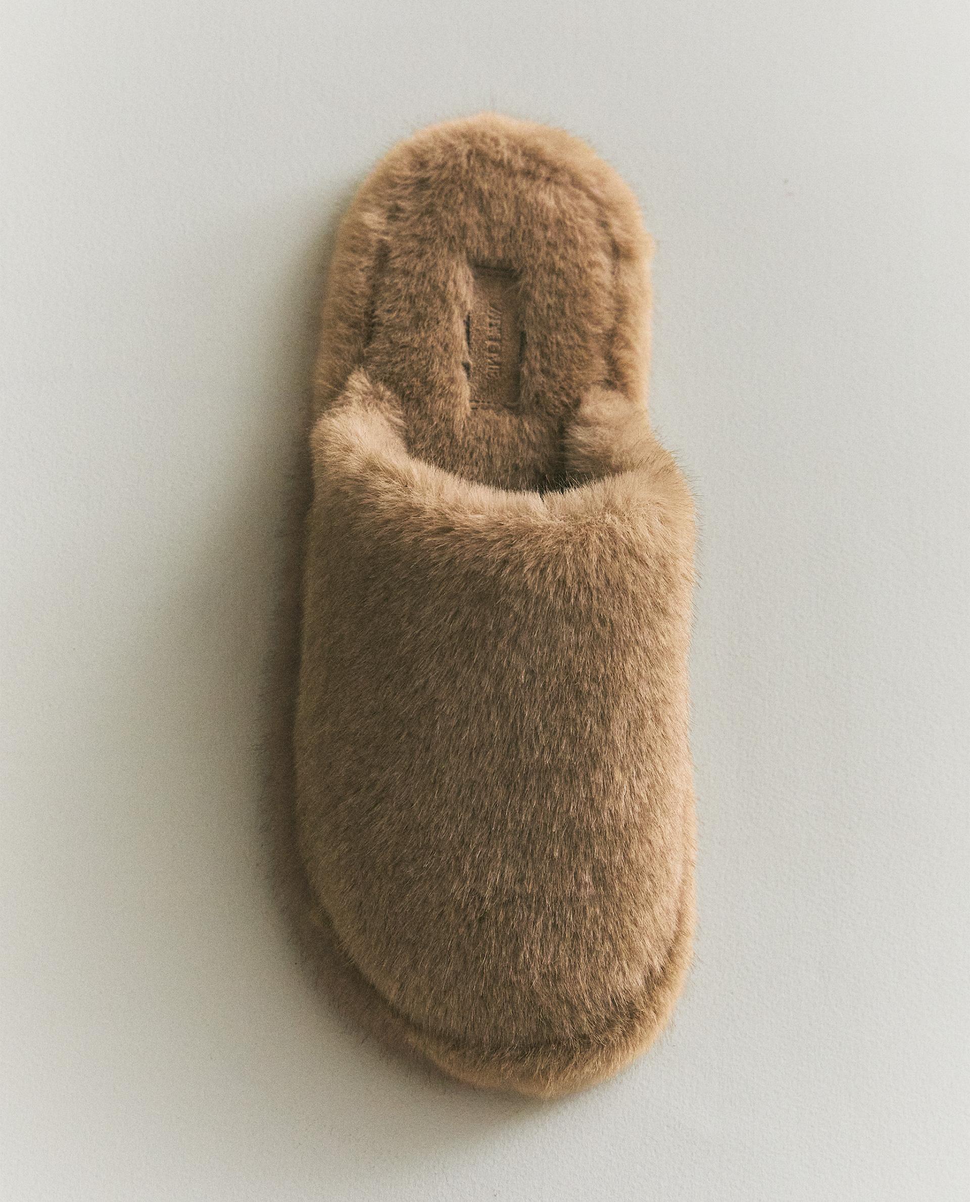 ZAPATILLA DESTALONADA PELO Zara Home España - Main Image