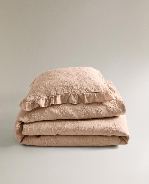 JACQUARD BEDSPREAD WITH RUFFLE TRIM