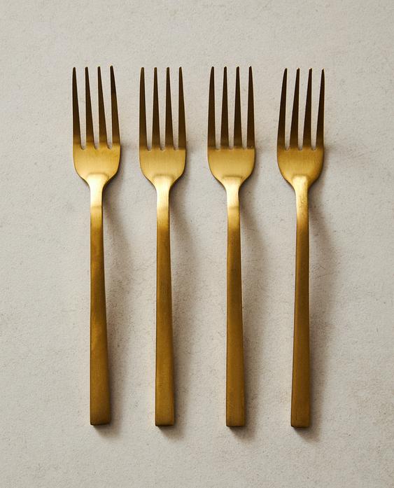 PACK OF GOLDEN STEEL BRUNCH DESSERT FORKS (PACK OF 4) PACK OF GOLDEN STEEL BRUNCH DESSERT FORKS (PACK OF 4)