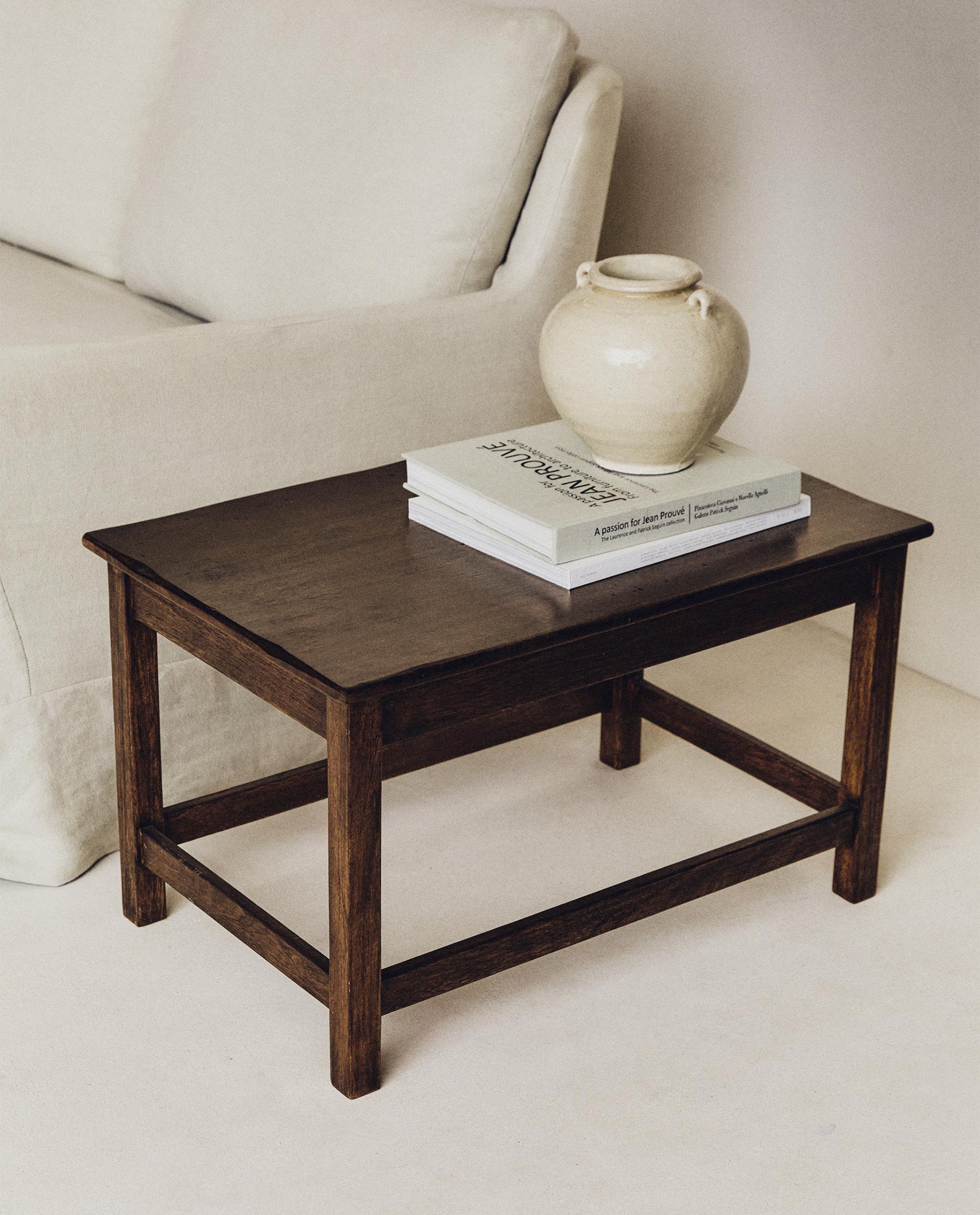 WOODEN SIDE TABLE WOODEN SIDE TABLE