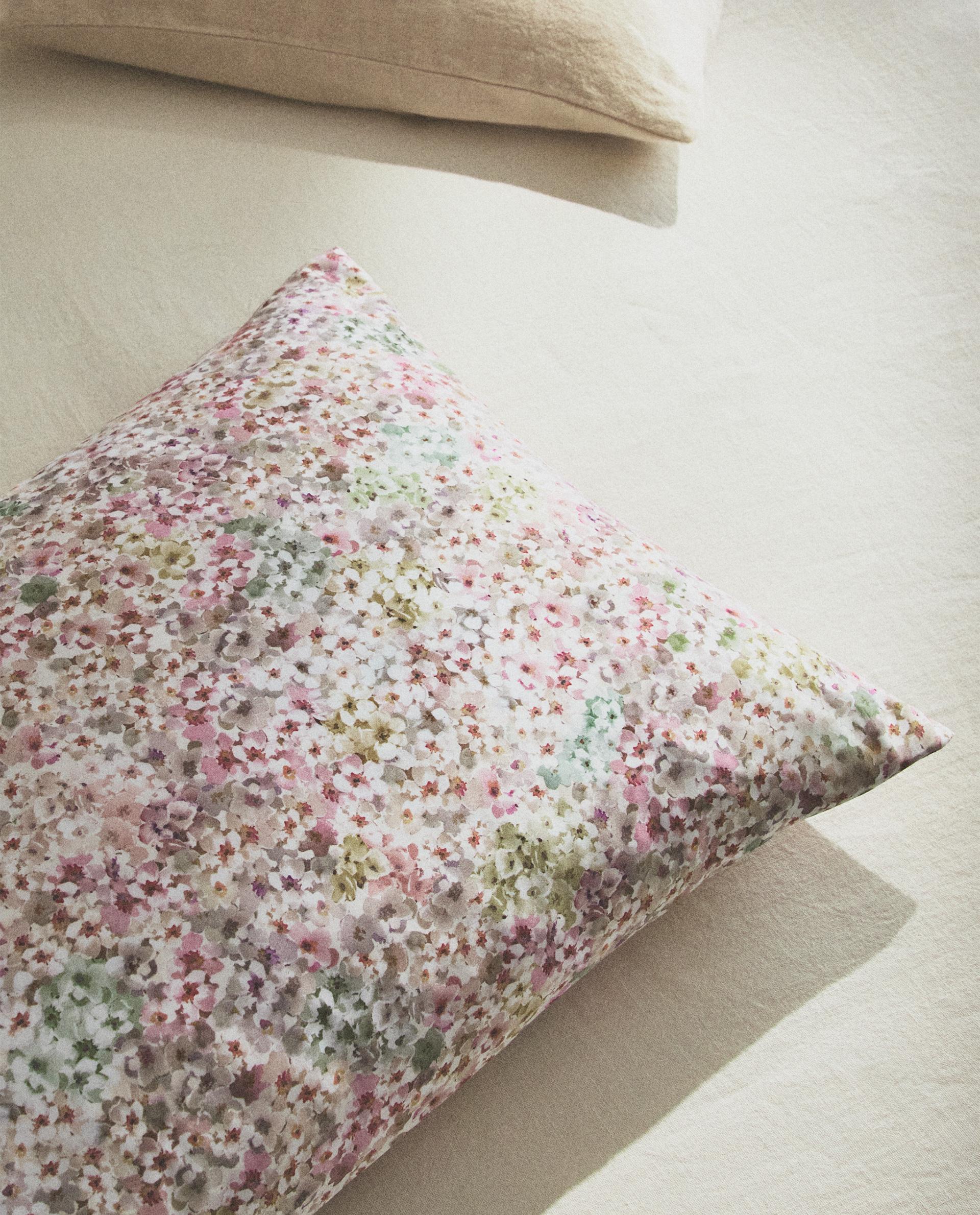 ZARA ♡ベッドカバー♡美品　紫 ZARA HOME♡ベッドカバー♡美品 紫 寝室にぴったりなベッドリネンと