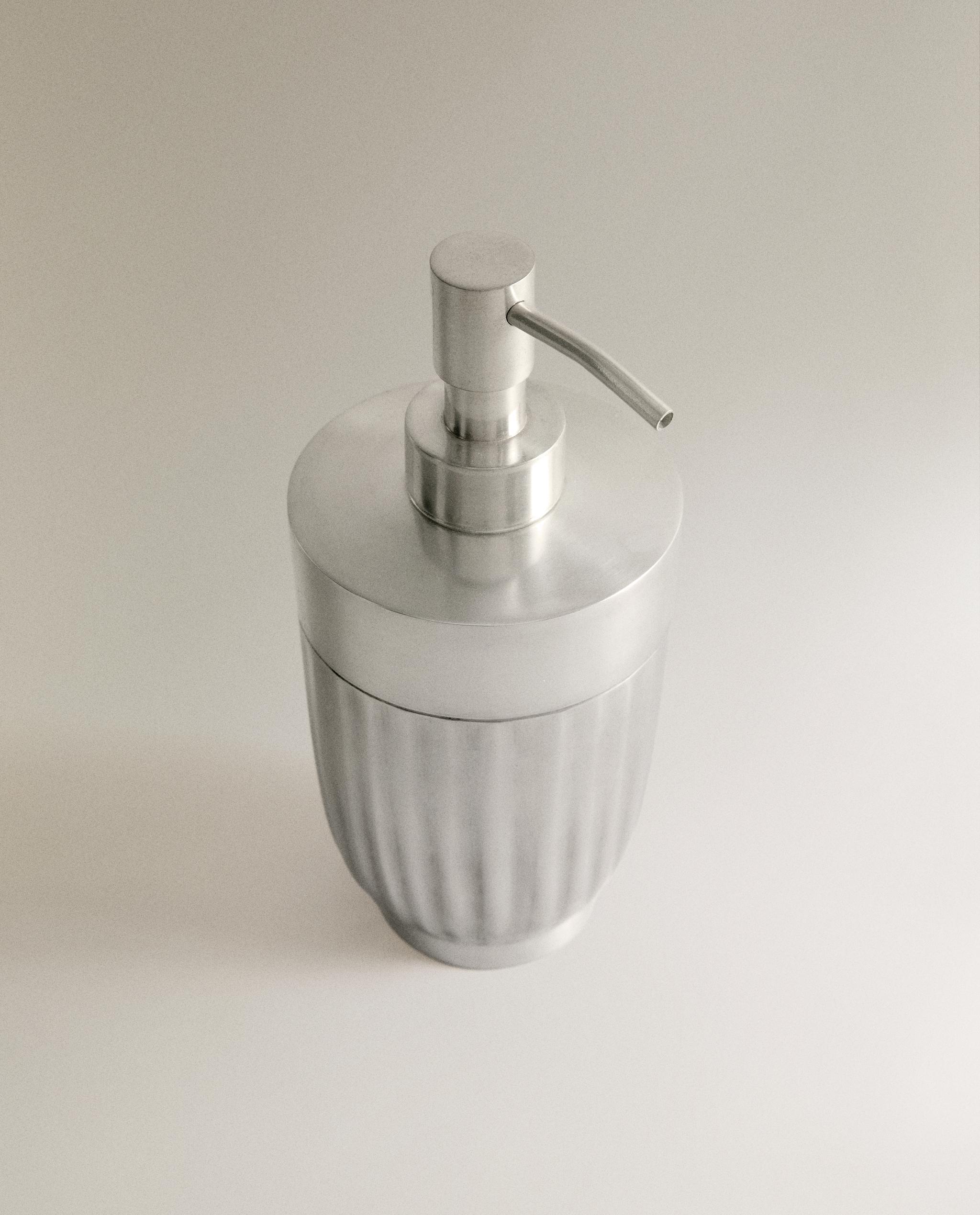 WAVY METAL BATHROOM SET product thumbnail 7