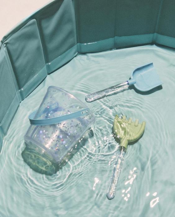 KIDS’ GLITTERY BEACH BUCKET TOY