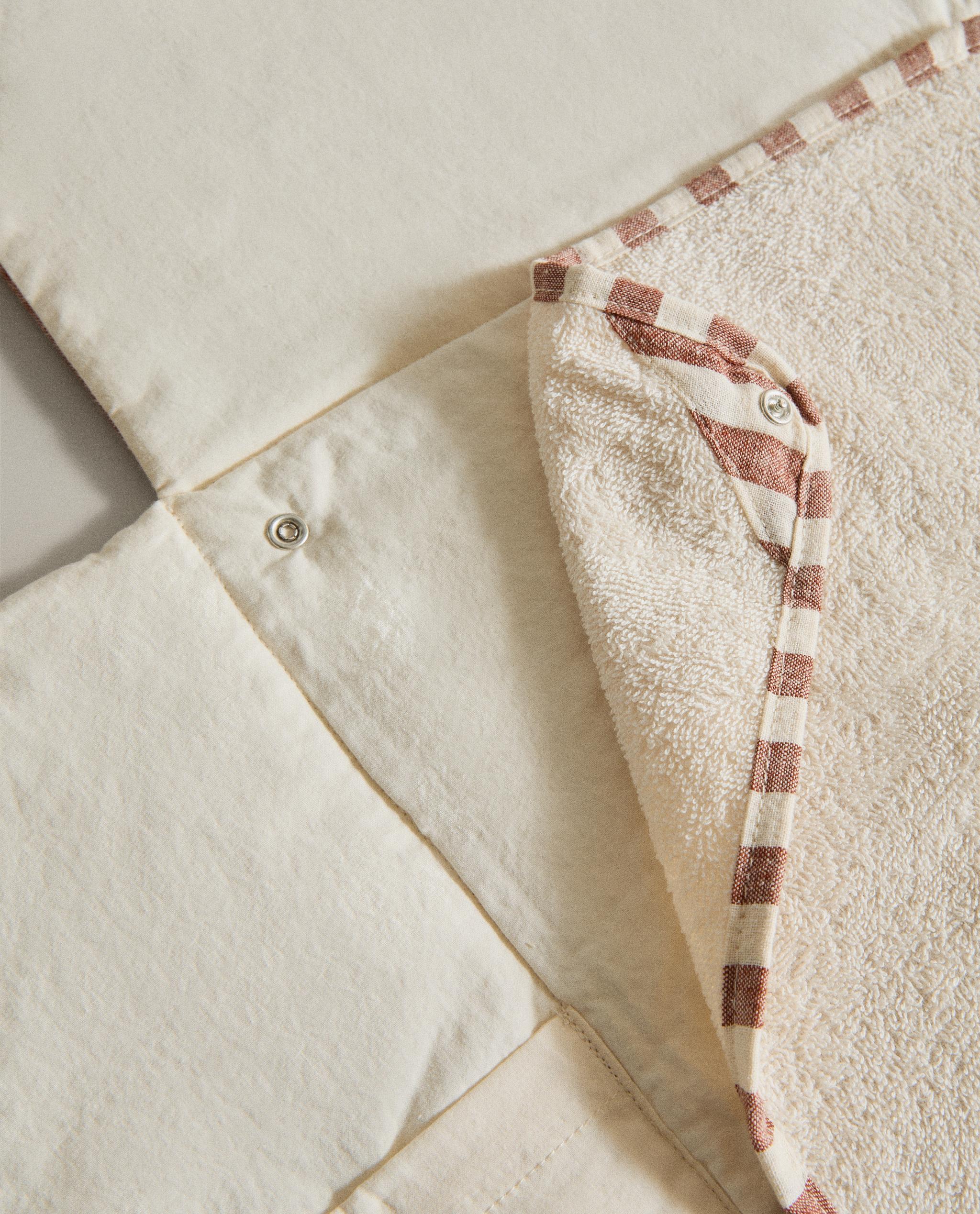 PORTABLE STRIPED BABY CHANGING MAT product thumbnail 7