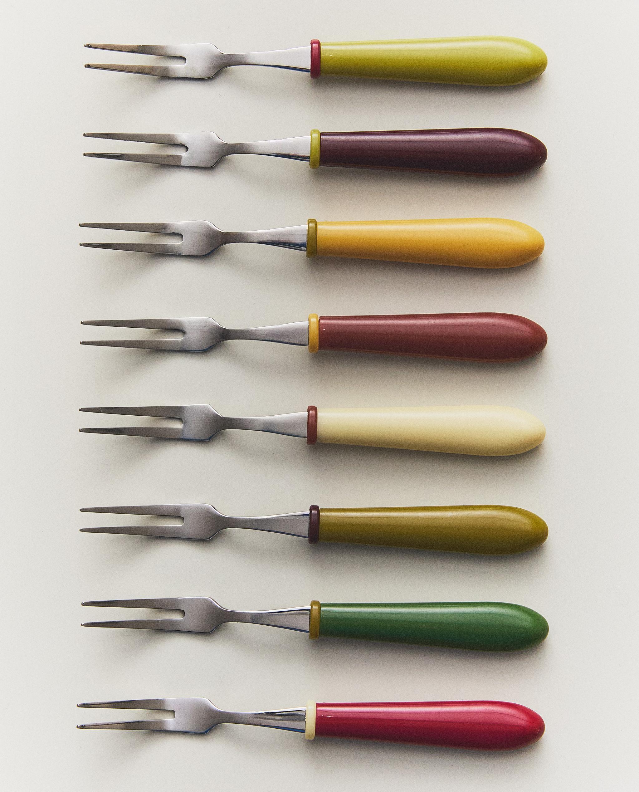 PACK OF MINI COLOURED RESIN FORKS (PACK OF 8) product thumbnail 8
