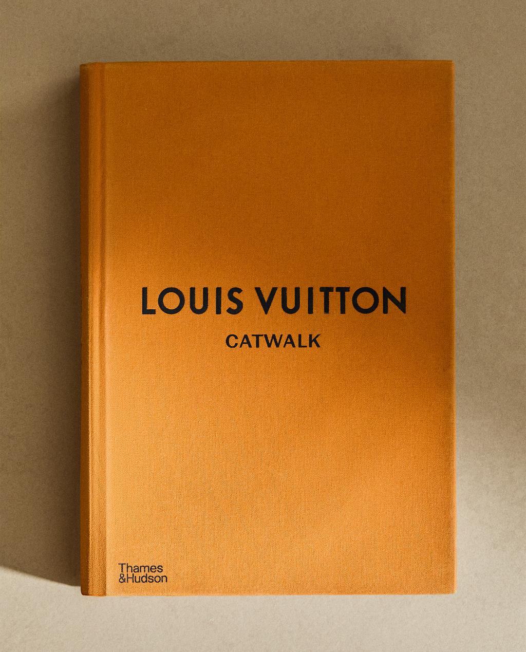 LIVRO CATWALK LOUIS VUITTON