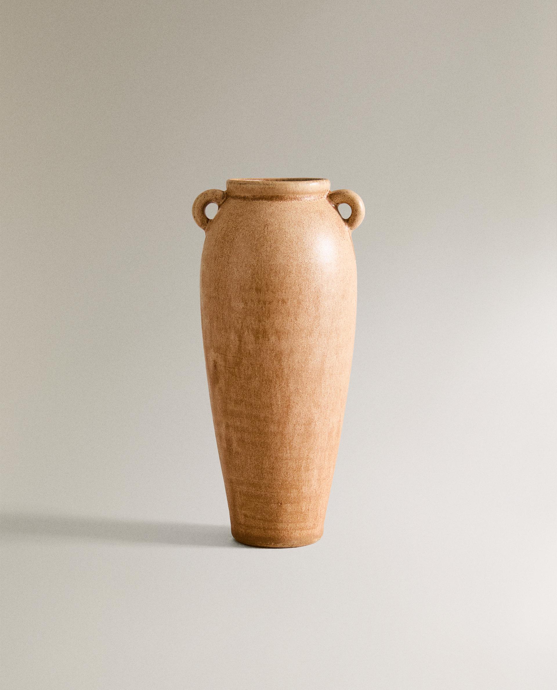 VASE CÉRAMIQUE DOTÉ DE POIGNÉES