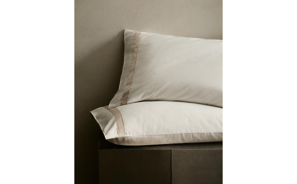 TAIE D’OREILLER SATIN AVEC CENEFA (300 FILS) TAIE D’OREILLER SATIN AVEC CENEFA (300 FILS)