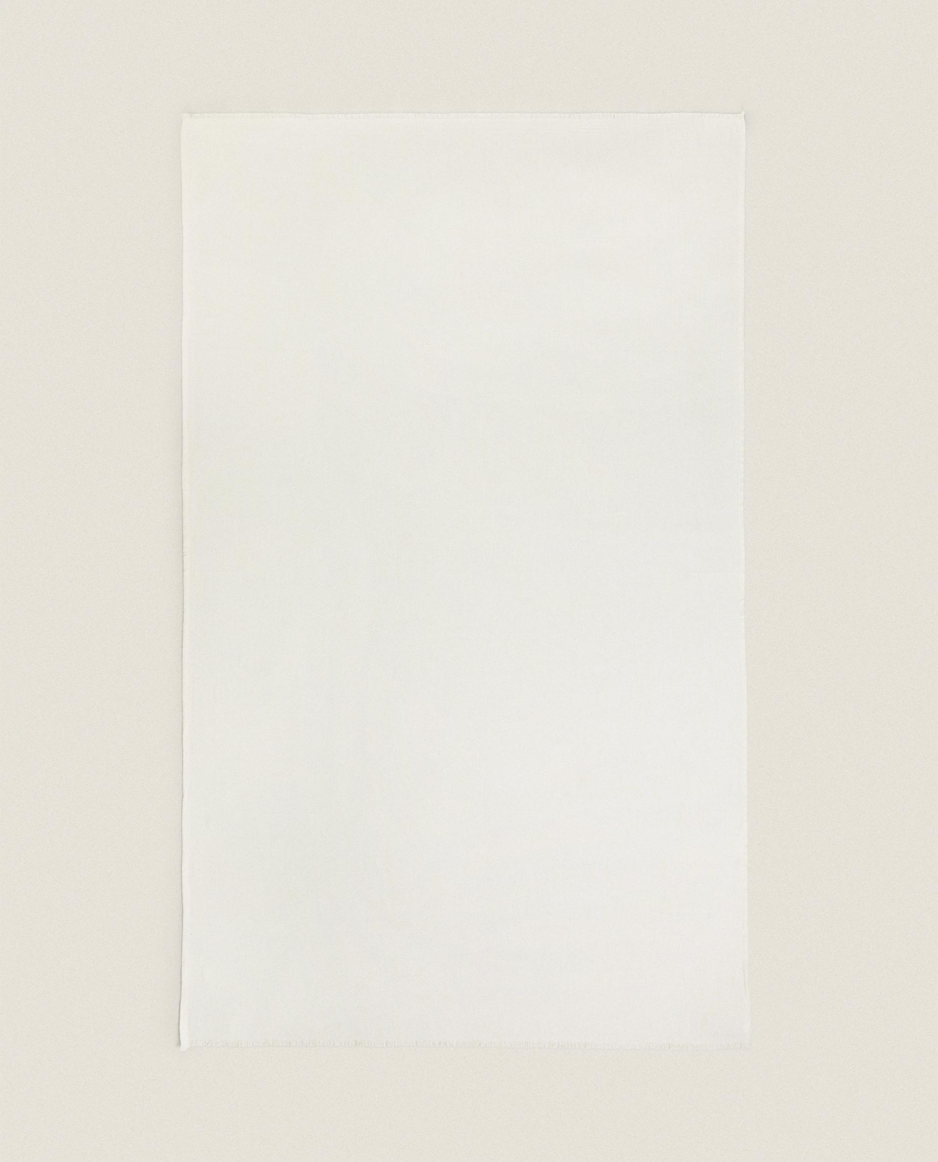 PLAIN MULTIPURPOSE THROW product thumbnail 2