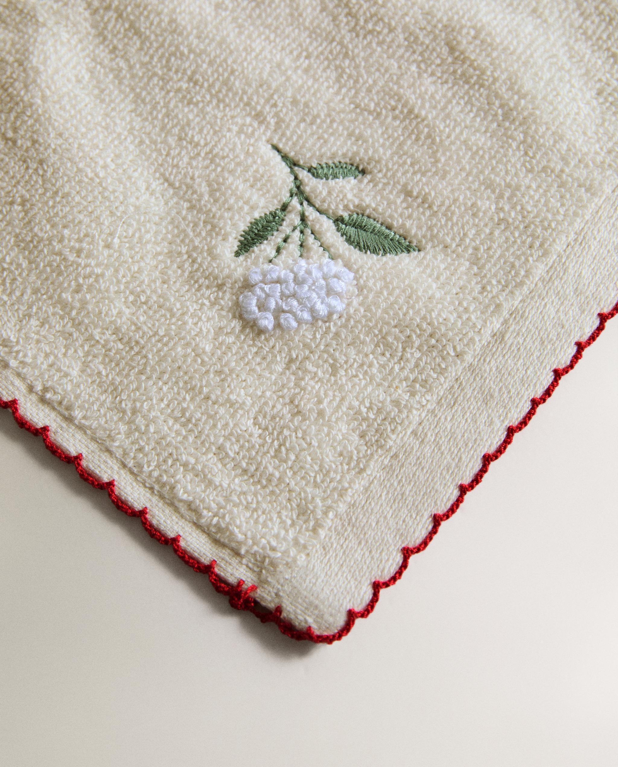 BATH TOWEL WITH FLORAL EMBROIDERY product thumbnail 7