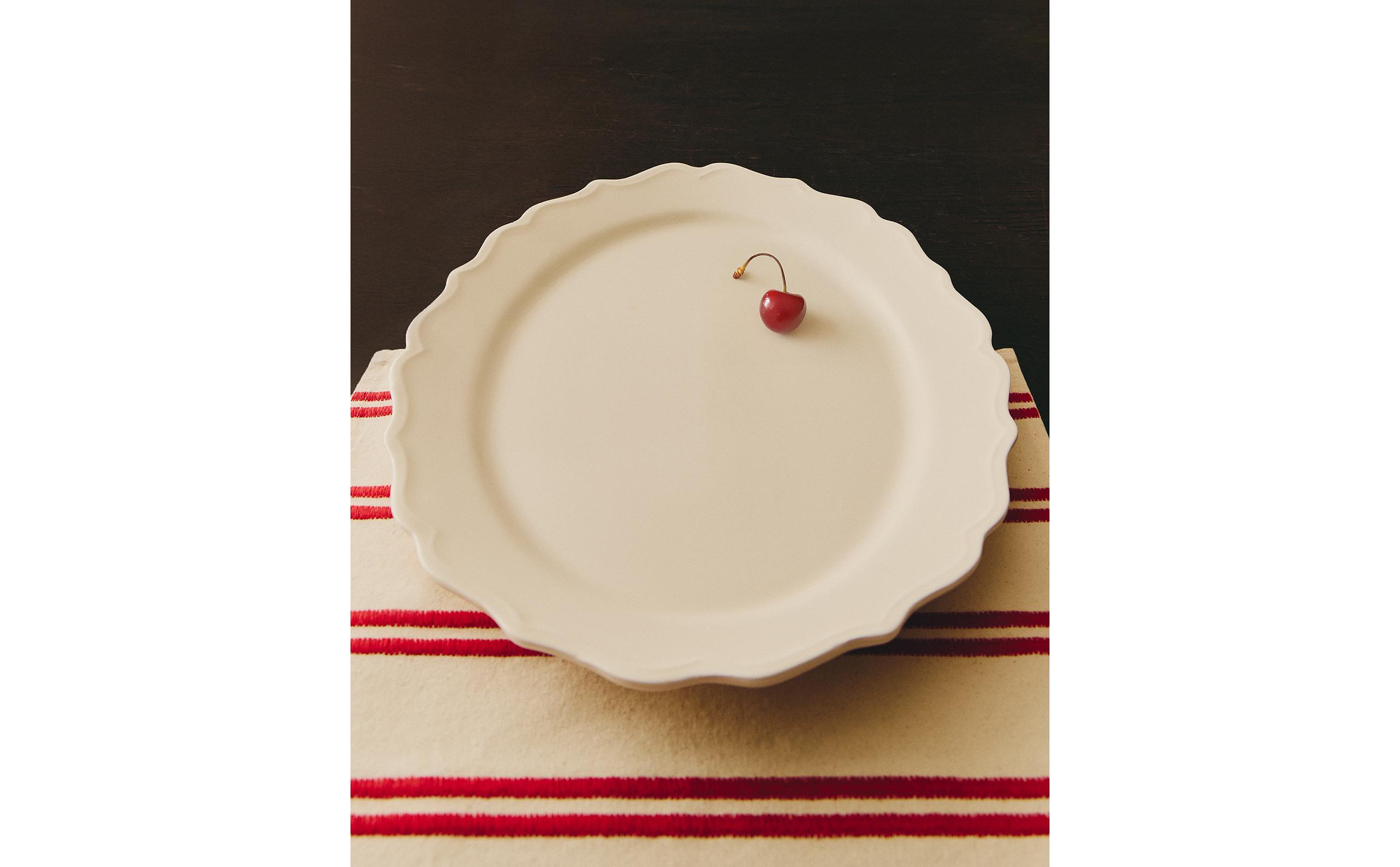 大皿 クレイポッタリー エッジのレリーフ | Zara Home 日本/Japan